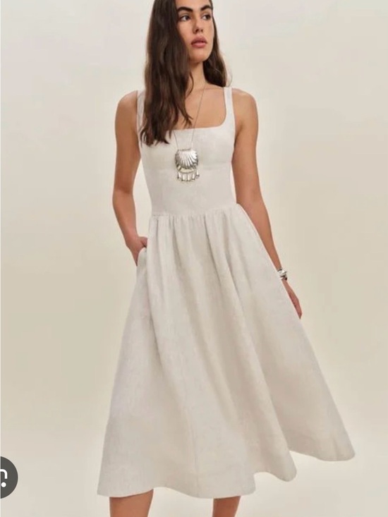 Reformation Dresses & Skirts - Reformation Janu Sleeveless Square-Neck Midi Dress in Oatmeal